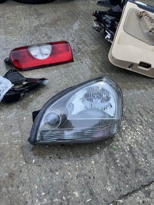 Far stanga hyundai tucson