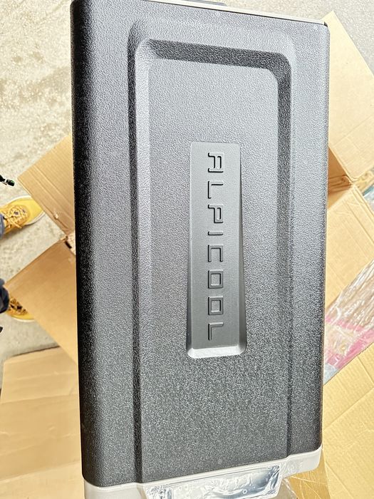 Хладилник за кола КОМПРЕСОРЕН T60л Alpicool фризер