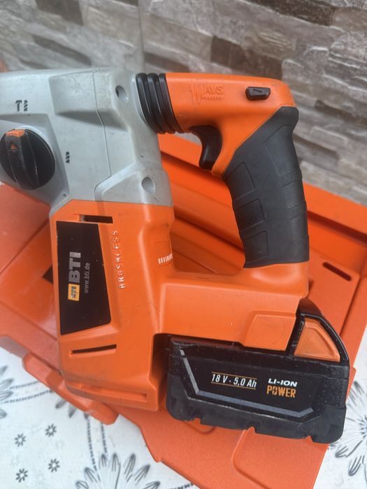 акумулаторен безчетков перфоратор на BTI