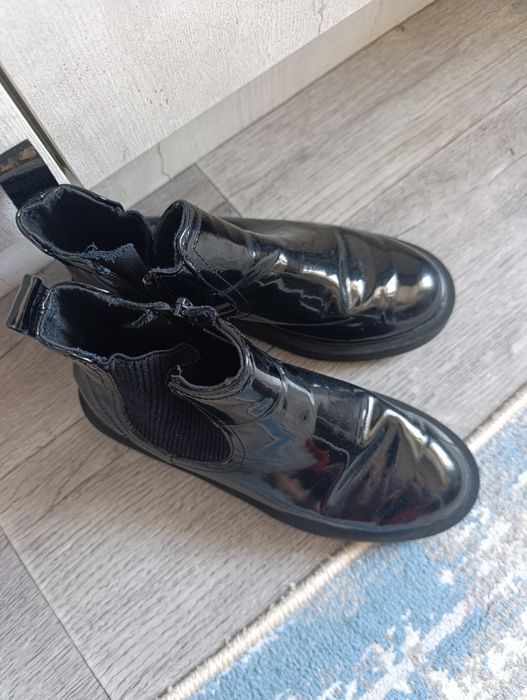 Продам ботинки для девочки