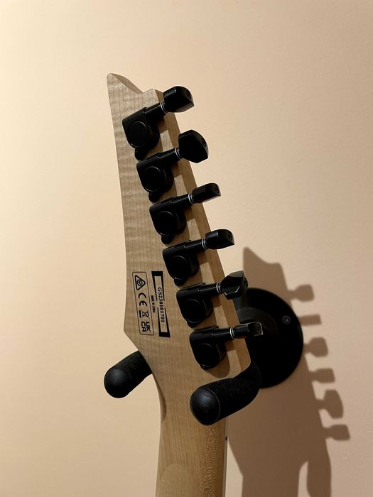 Китара Ibanez GRG121-DX + Кубе Harley Benton HB-20R + аксесоари