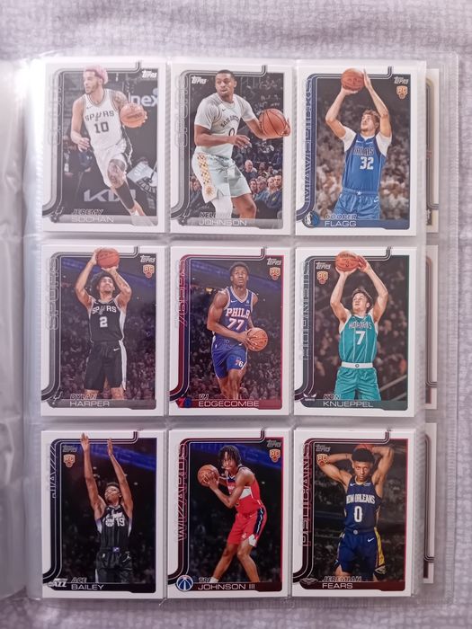 Vand cartonase set  base colectie Topps NBA 2025-2026