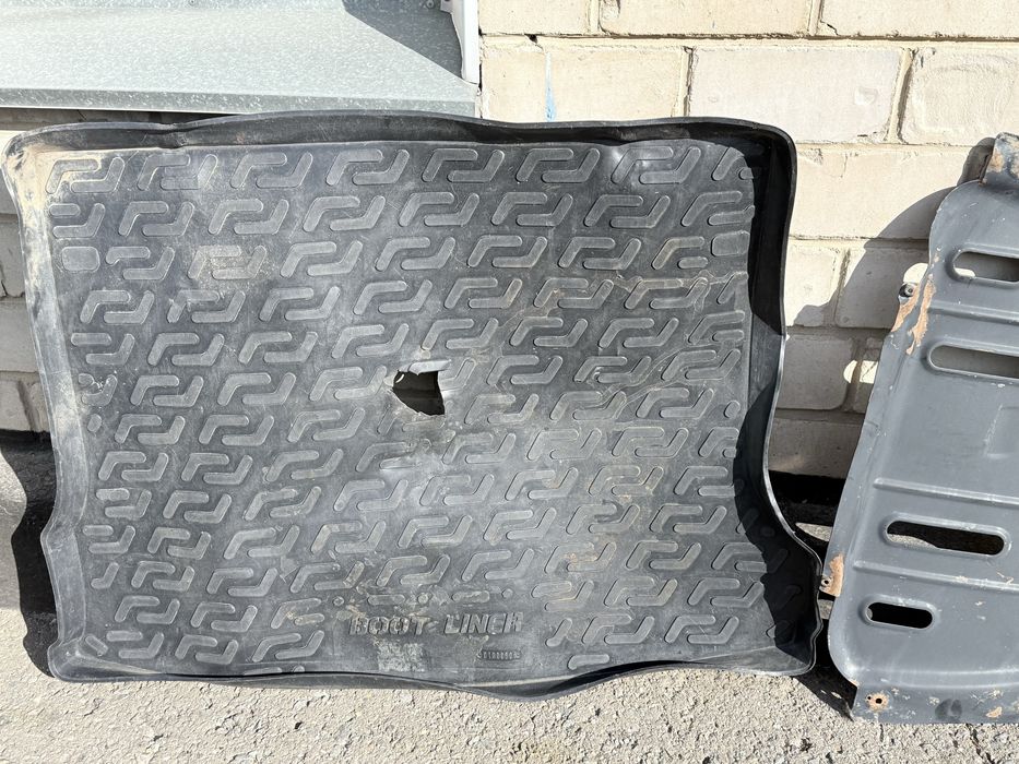 Продам защиту на Ларгус