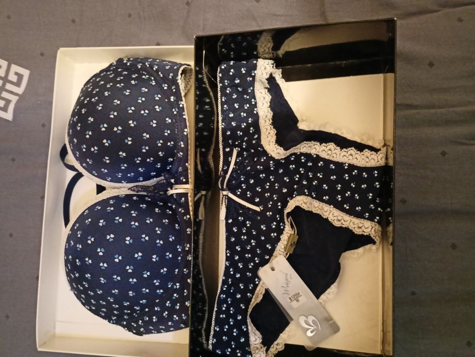 Комплект  нового нижнего белья  М