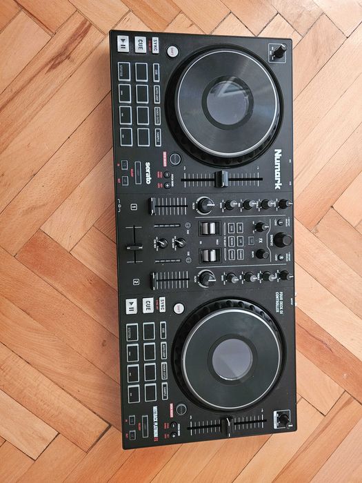 Placa DJ NUMARK MIXTRACK PLATINUM FX, utilizata la un singur eveniment
