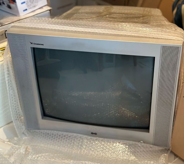 Продом два телевизора динозавра