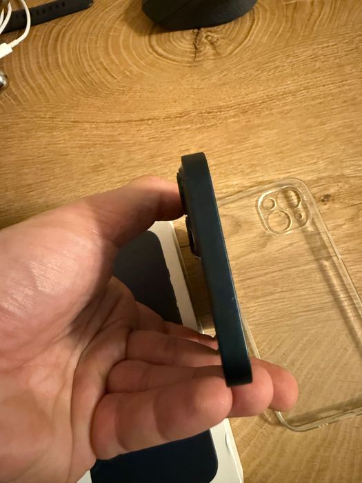 iPhone 13 памет-128gb + прозрачен кейс