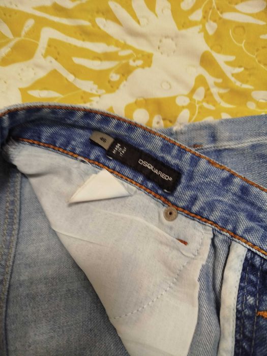 Мъжки дънкови къси панталони DSQUARED номер 46,накъсани