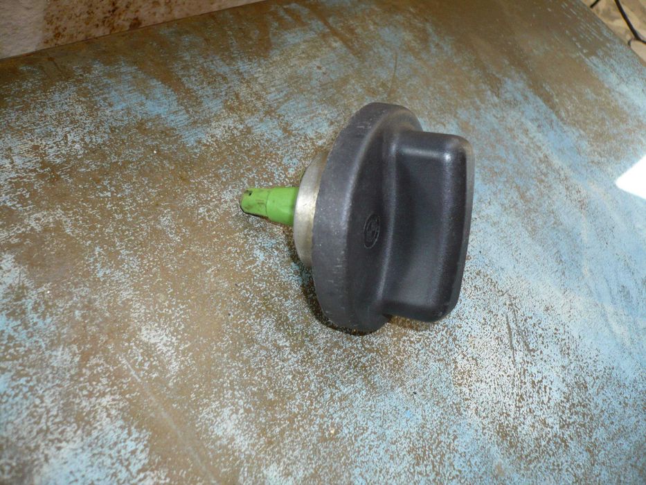 Капачка резервоар BMW