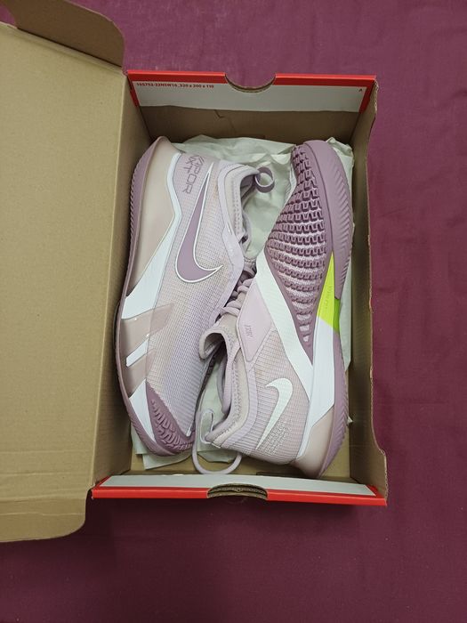 Маратонки Nike чисто нови