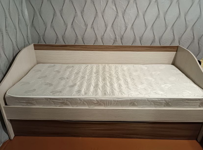 Продам кровать