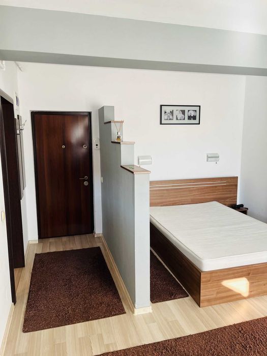 Inchiriez garsoniera cu terasa, loc de parcare, aer conditionat in zona Turnisor