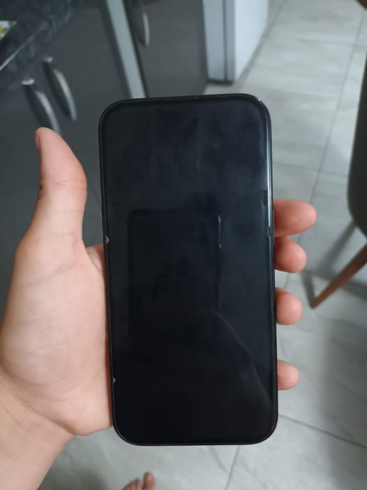 Vând urgent Iphone 16 128GB ușor negociabil