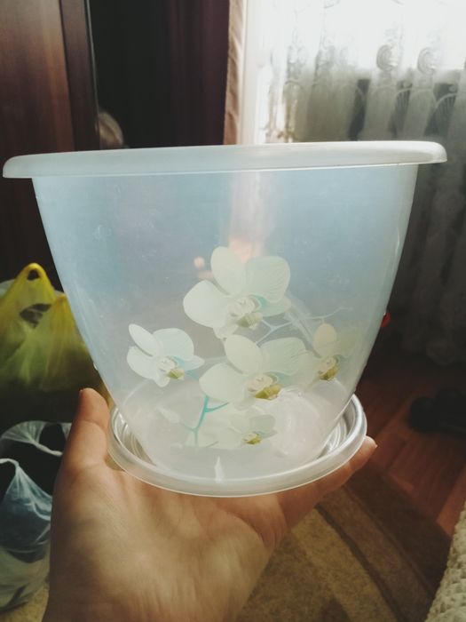 Продам горшки под орхидеи 6 шт