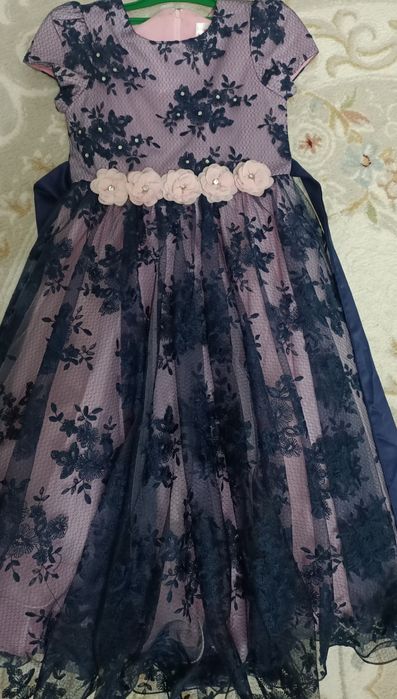 ПРОДАМ красивое платье на девочку