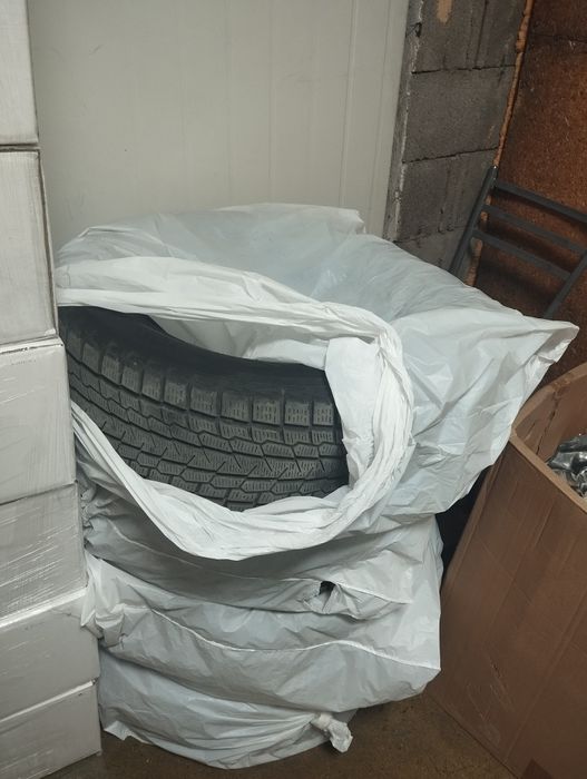 Шина 225х60х18 зимние иокохама