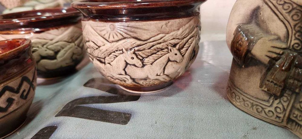 Статуэтки и посуда антикварная (коллекционная)