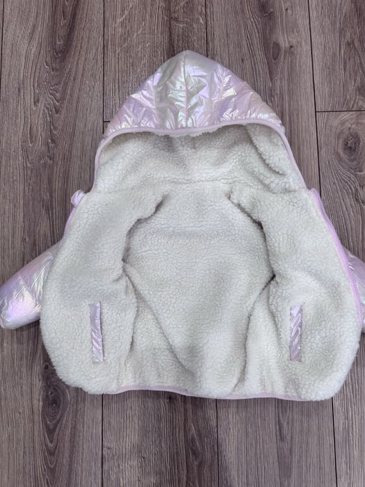 Продам осеннюю куртку для девочки