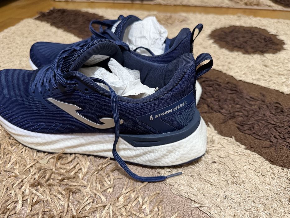 Vând adidași Joma running storm viper