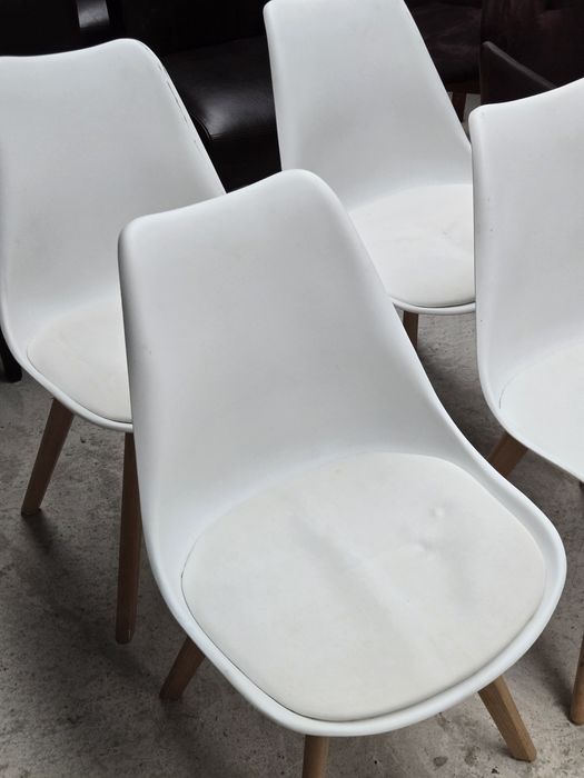 Трапезни столове