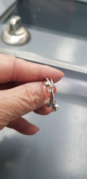 СРОЧНО!!!Кольцо 750 пробы,с бриллиантами