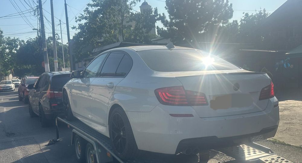 Dezmembrez BMW 520  f10 facelift M Pachet