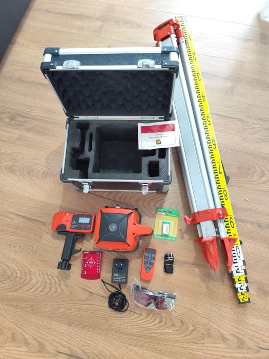 Nivelă laser rotativă Visoli cu trepied, miră și telecomanda