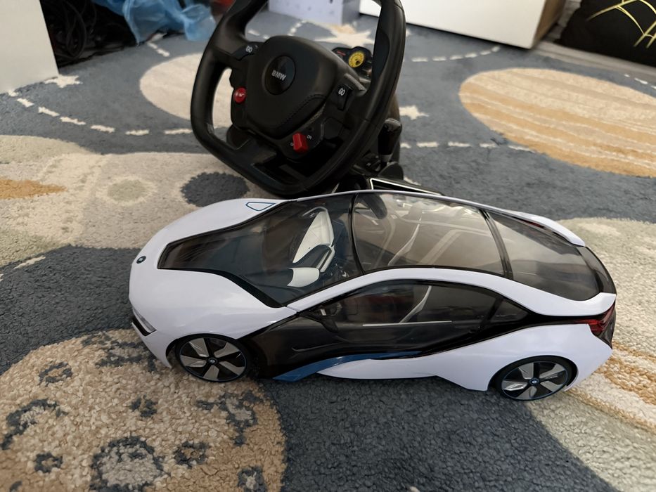 Кола с волан контролер BMW I8