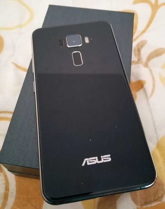 Смартфон Asus Zenfone 3 (ZE520KL) в отлично състояние, 4/64 GB