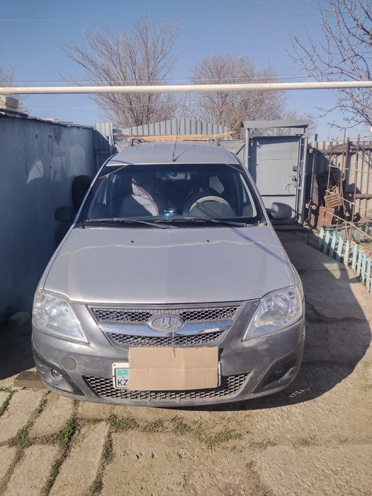 Продам Ларгус 8клап 2013г газ бензин