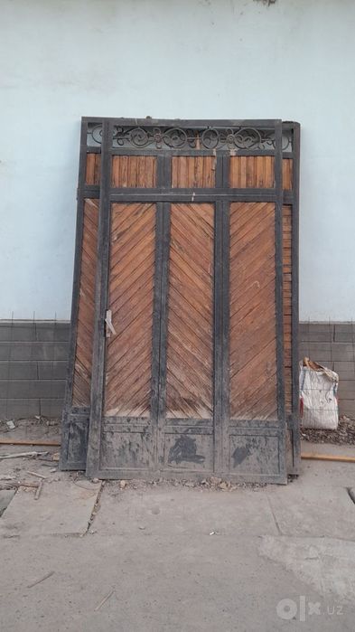 Darvoza Eshik sotiladi
