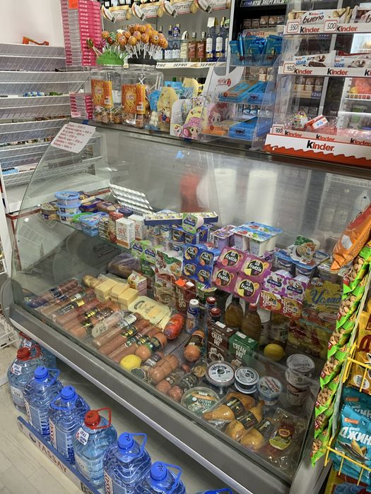 Продается витринный холодильник