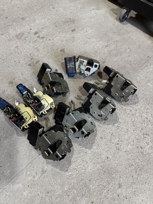 Дверные замки (Рестайлинг) на BMW e34