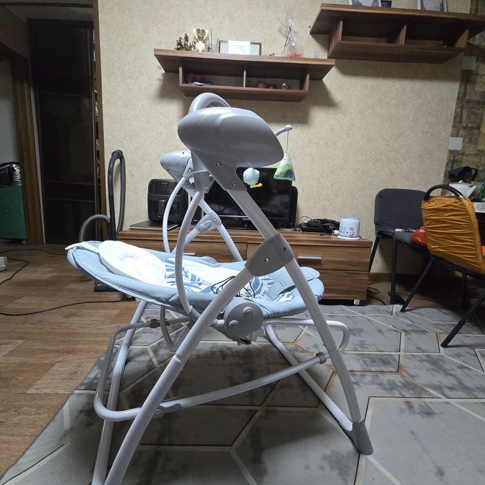 Шезлонг почти новый