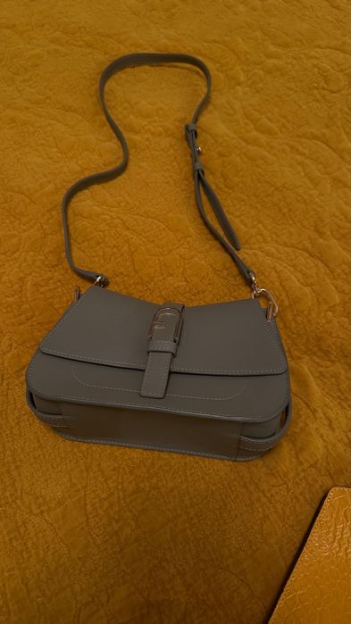 Vând Geantă Furla New