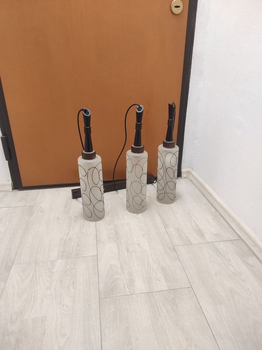 Lustra 3 becuri suspendată