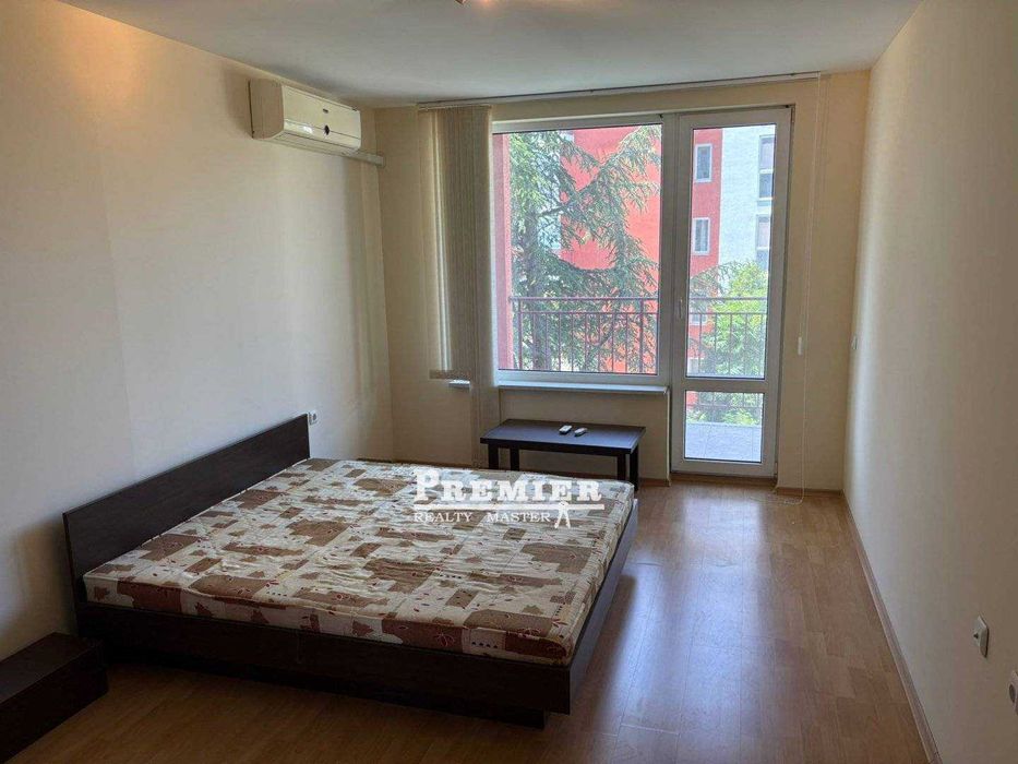 Представяме на вашето внимание двустаен апартамент с морска гледка