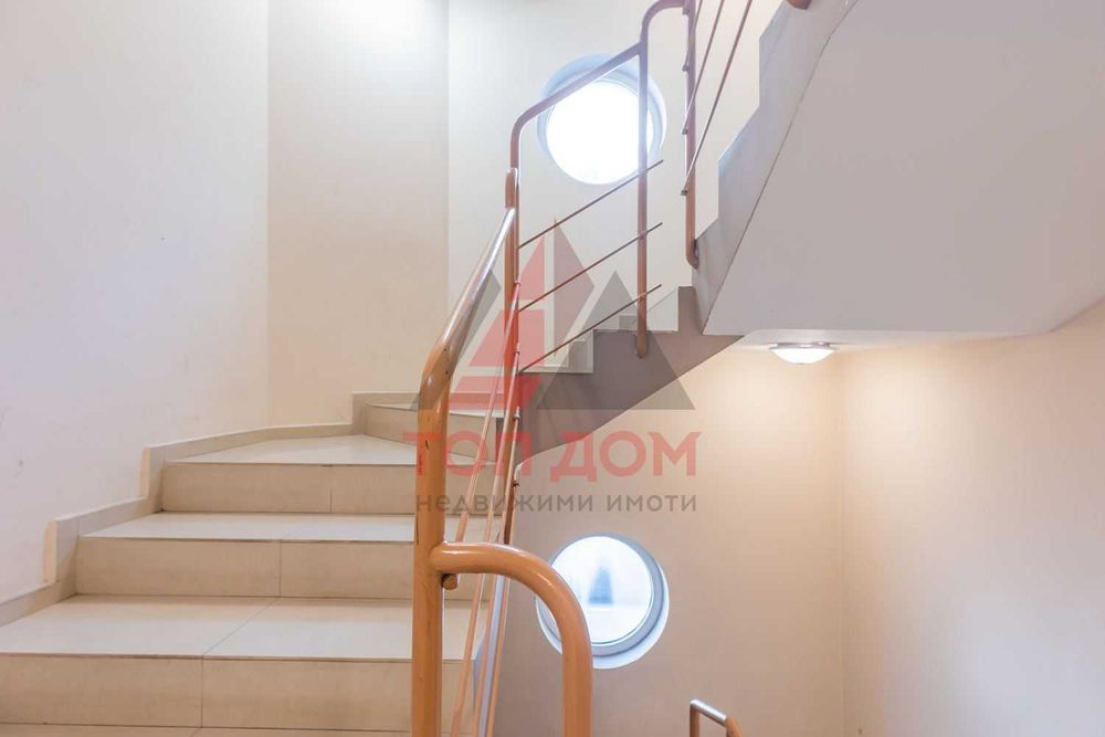 Продава се Четиристаен апартамент в Варна, Център - 150 кв.м за 3333 €/кв.м - Снимка #4