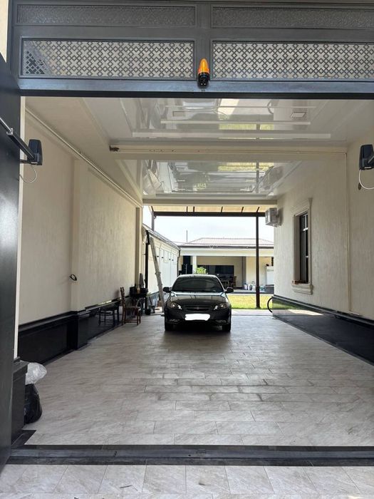 Мирзо Улугбекский район. Лимонарий, дом 200кв.м. Соток- 5,2