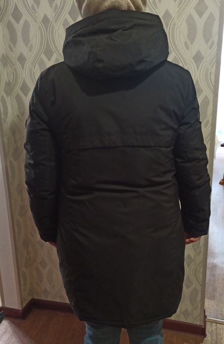 Зимняя куртка с капюшоном р.52