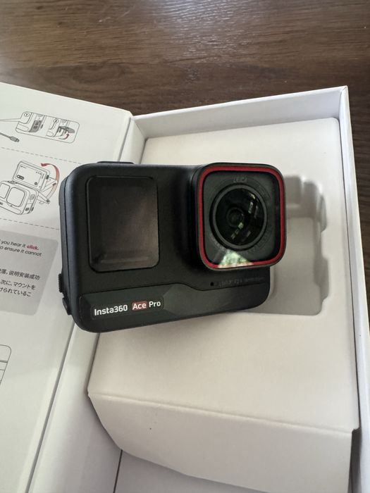 Insta360 Ace Pro – Cameră video sport 8K | Leica | Stare excelentă