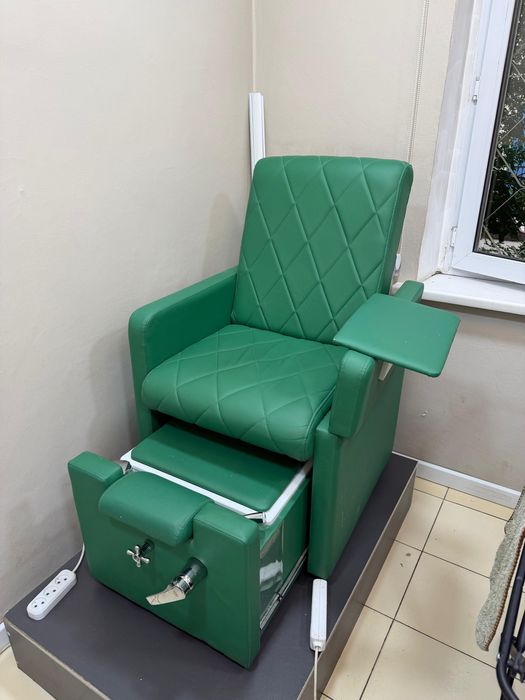 Продам педикюрное кресло