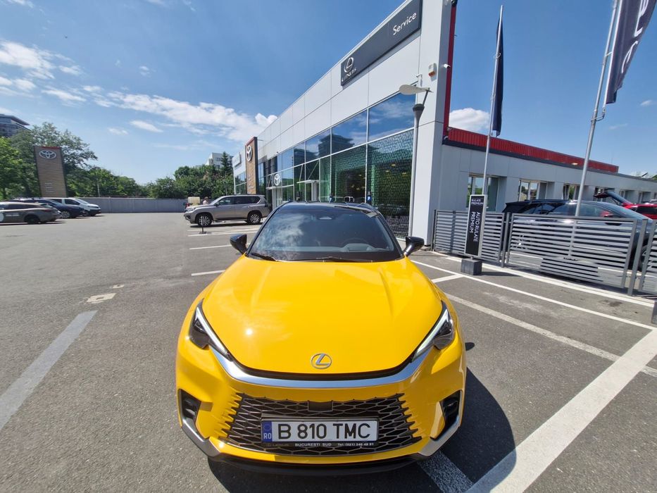 Lexus LBX Se emite factura, eligibil la finantare