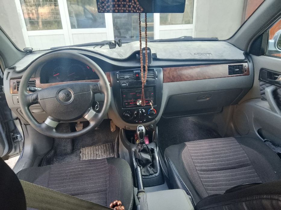 Zudlik bilan Laseti 1.8 sotiladi 2013 yil