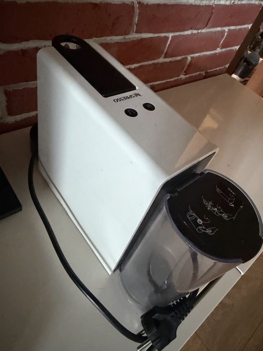 Неспресо Кафемашина с капсули NESPRESSO Essenza Mini Бяла