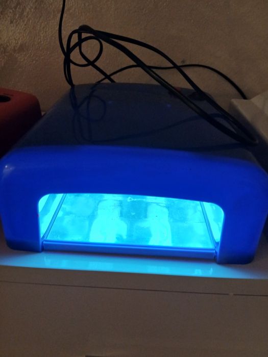Vând lampă uv unghii