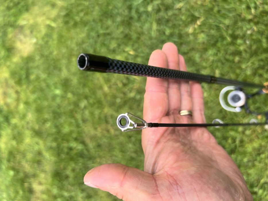Set spinning 1.80m 8-25g + mulinetă 3000 nouă