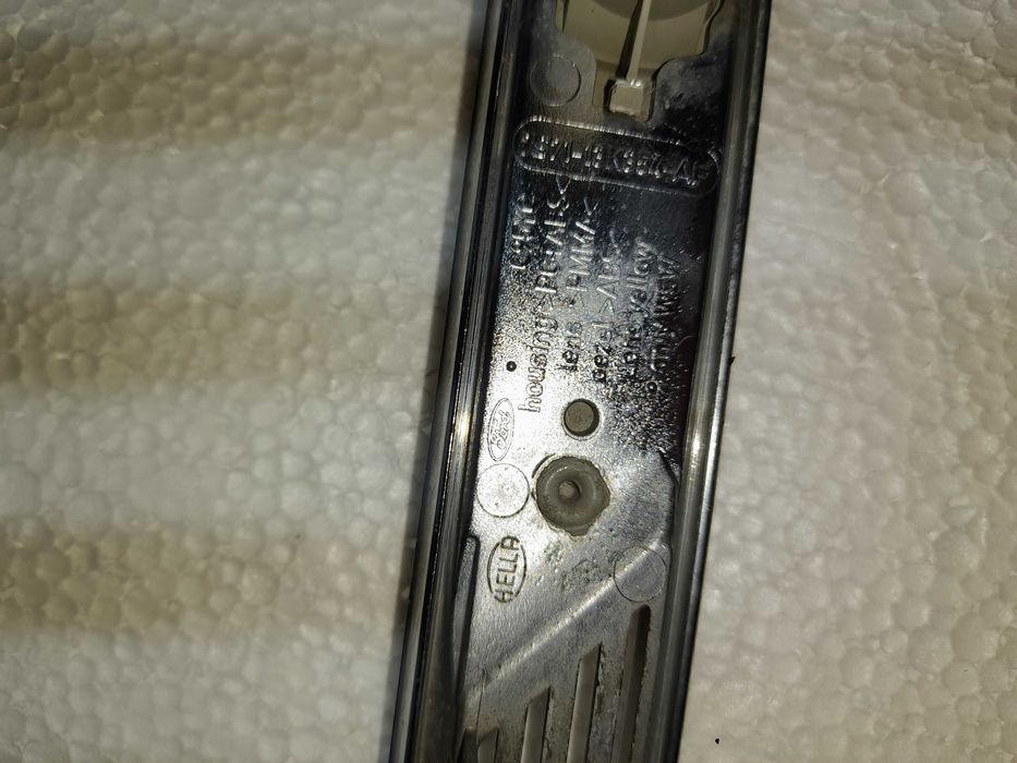 Semnalizare aripa  dr.fața FORD MONDEO mk4 an 2009