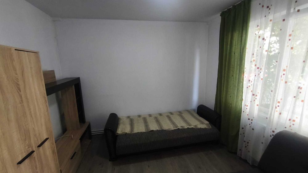 3 camere **80 mp – Ideal pentru 3 studente | Zonă foarte bună | Lângă școală și transport**- UNIRII