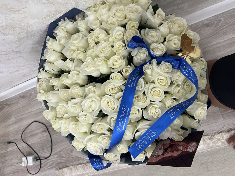 Роза белые101штук